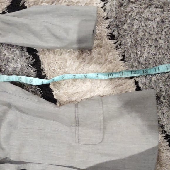 Beautiful grey blazer by Banana Republic 🌼 - Picture 5 of 16